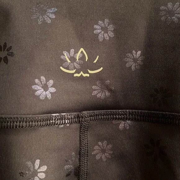 Beyond Yoga Navy Floral Leggings - Picture 4 of 7